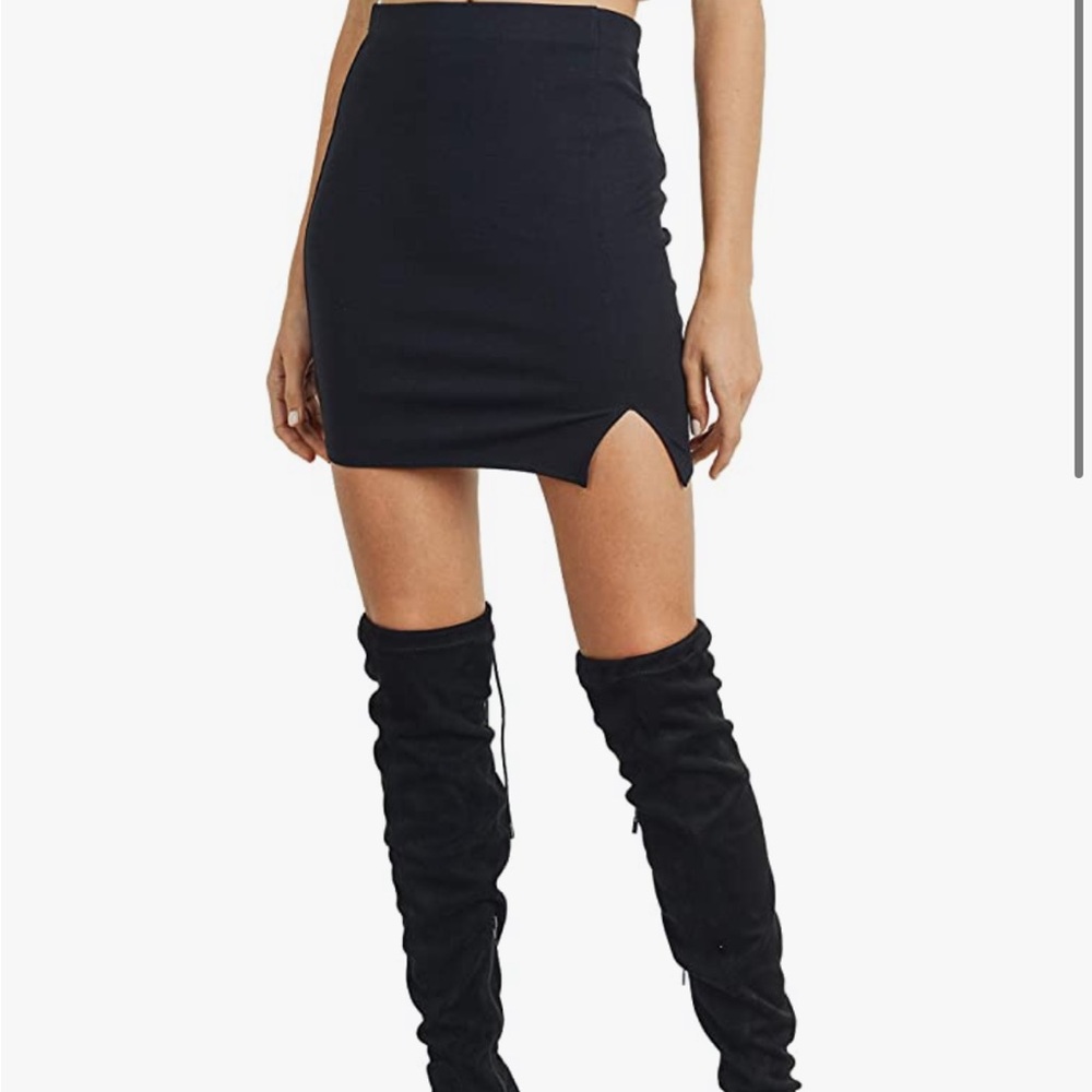 size l black skirt with slit can be worn at waist or high waisted
